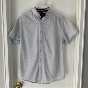 Men’s short sleeve button down
